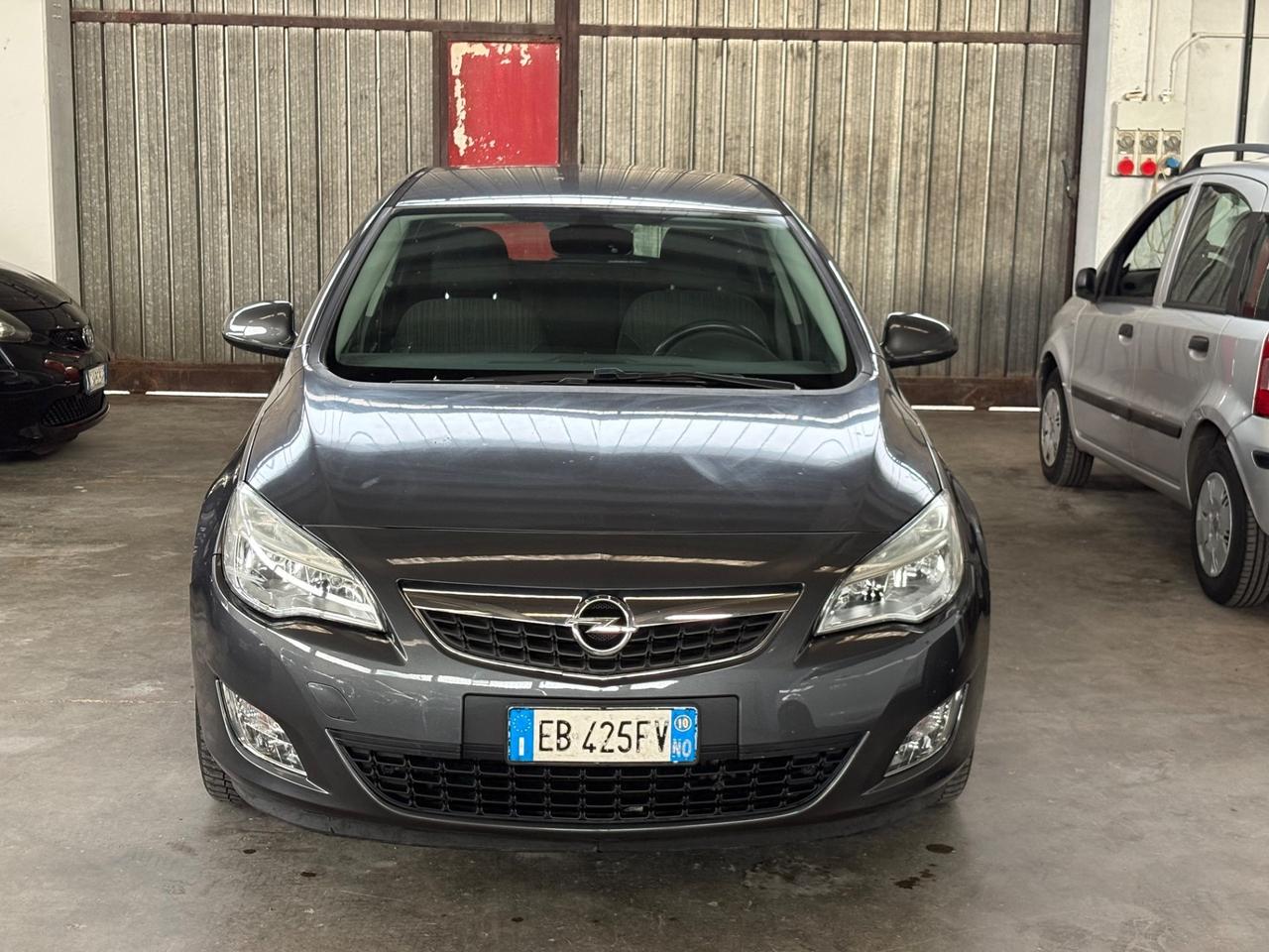 Opel Astra 1.6 115CV 5 porte Cosmo