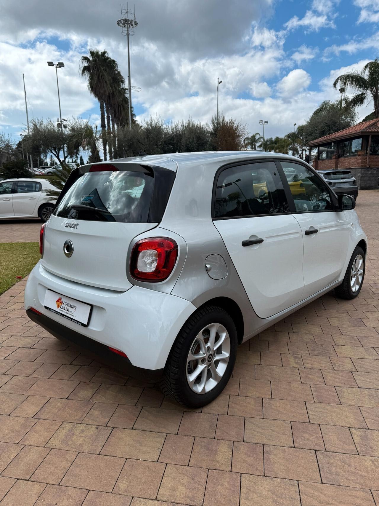 Smart ForFour 70 1.0 twinamic Youngster