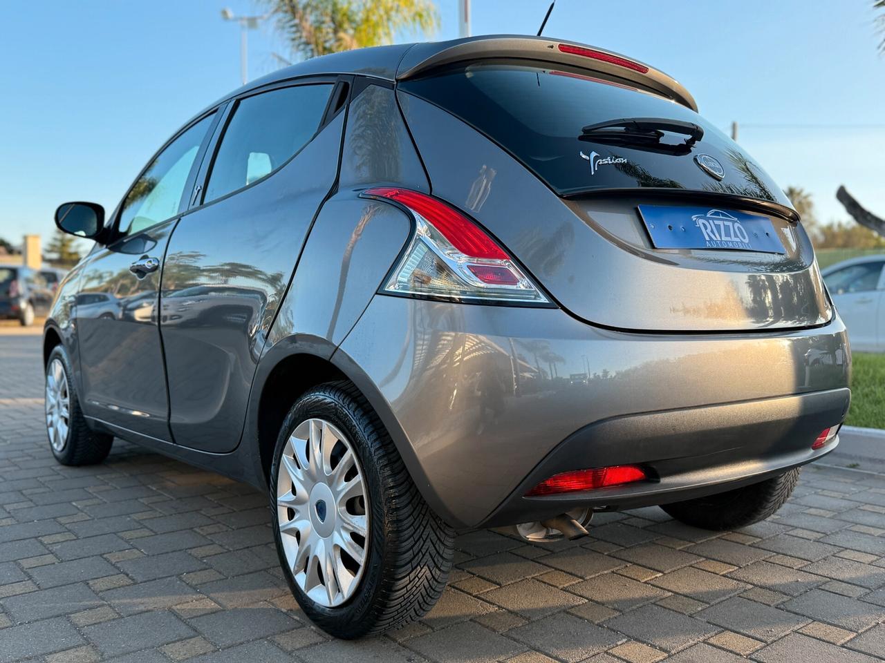 Lancia Ypsilon 1.2 69 CV 5 porte Gold