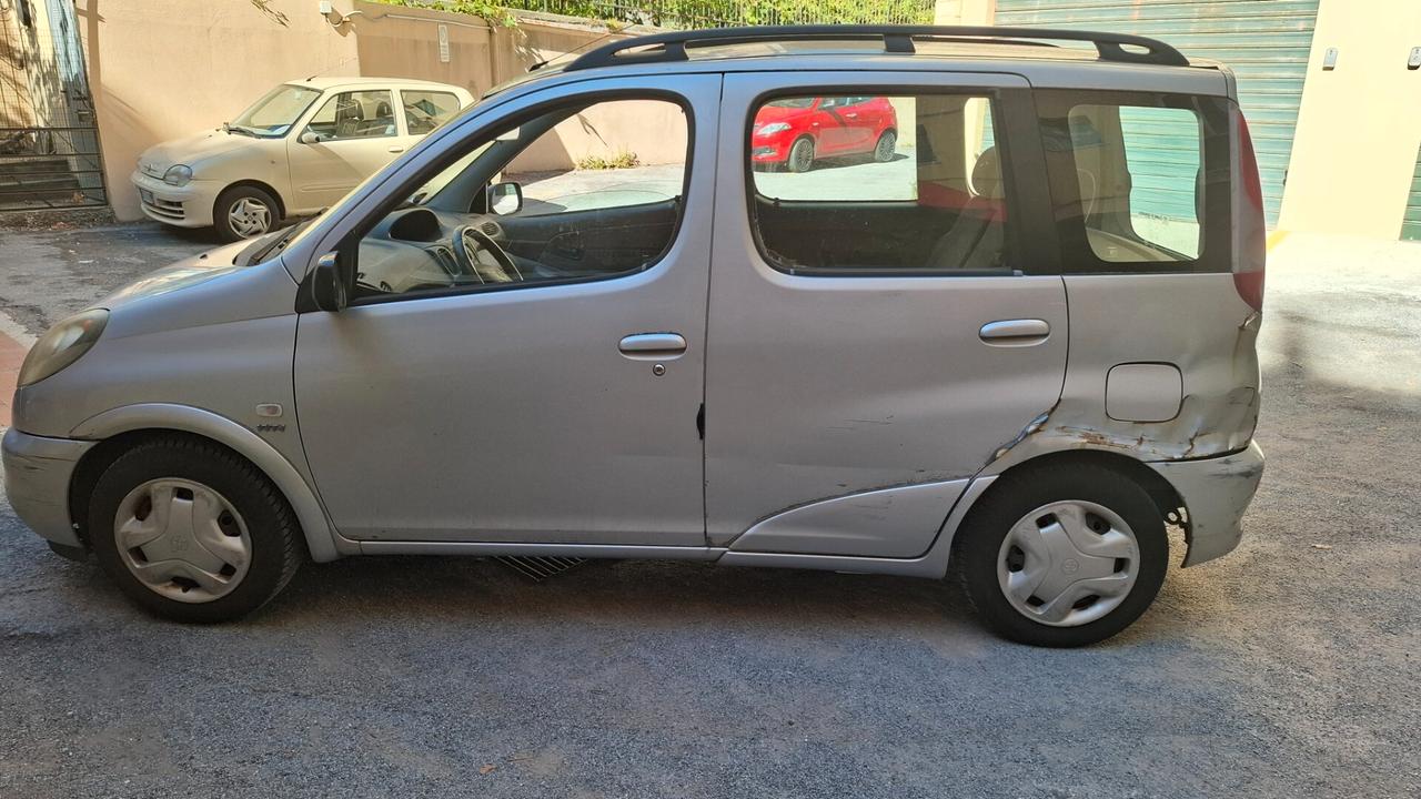 Toyota Yaris Verso