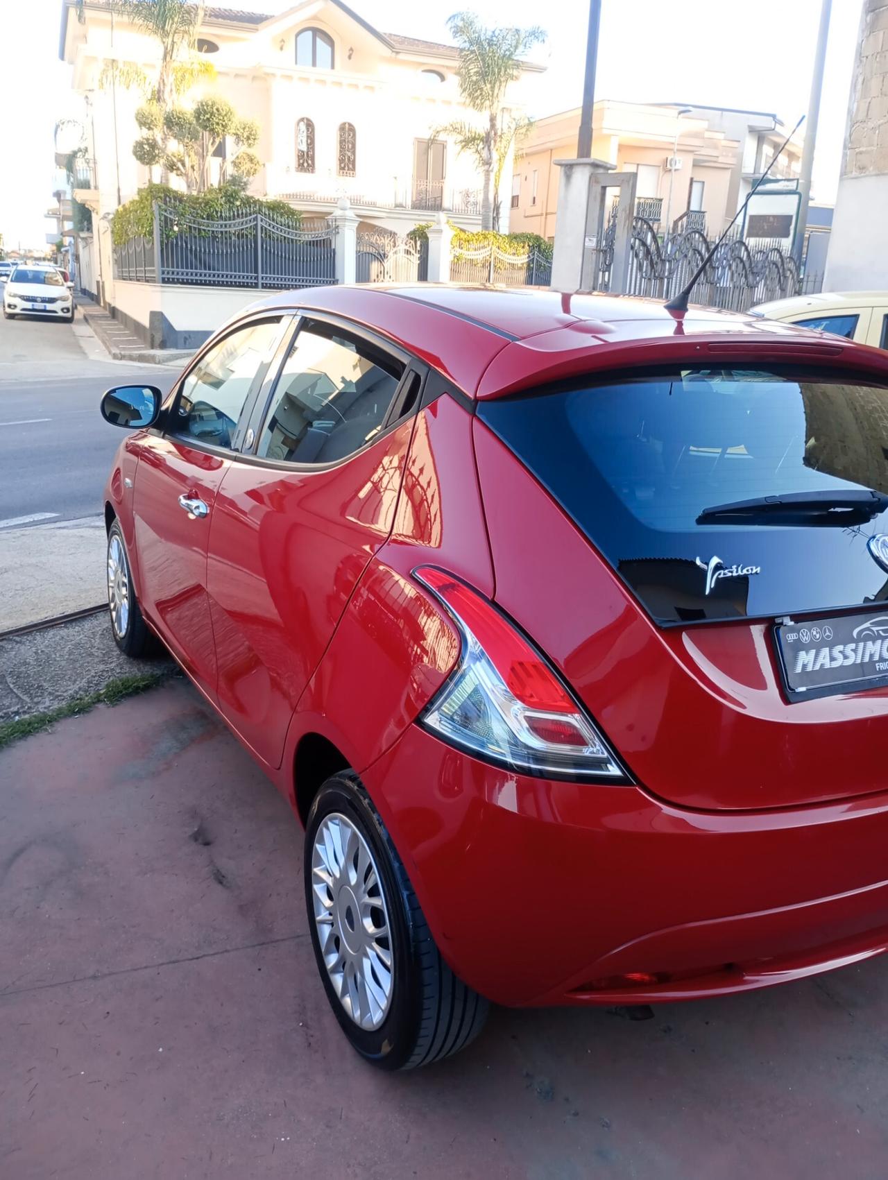Lancia Ypsilon 1.2 69 CV 5 porte GPL Ecochic Silver