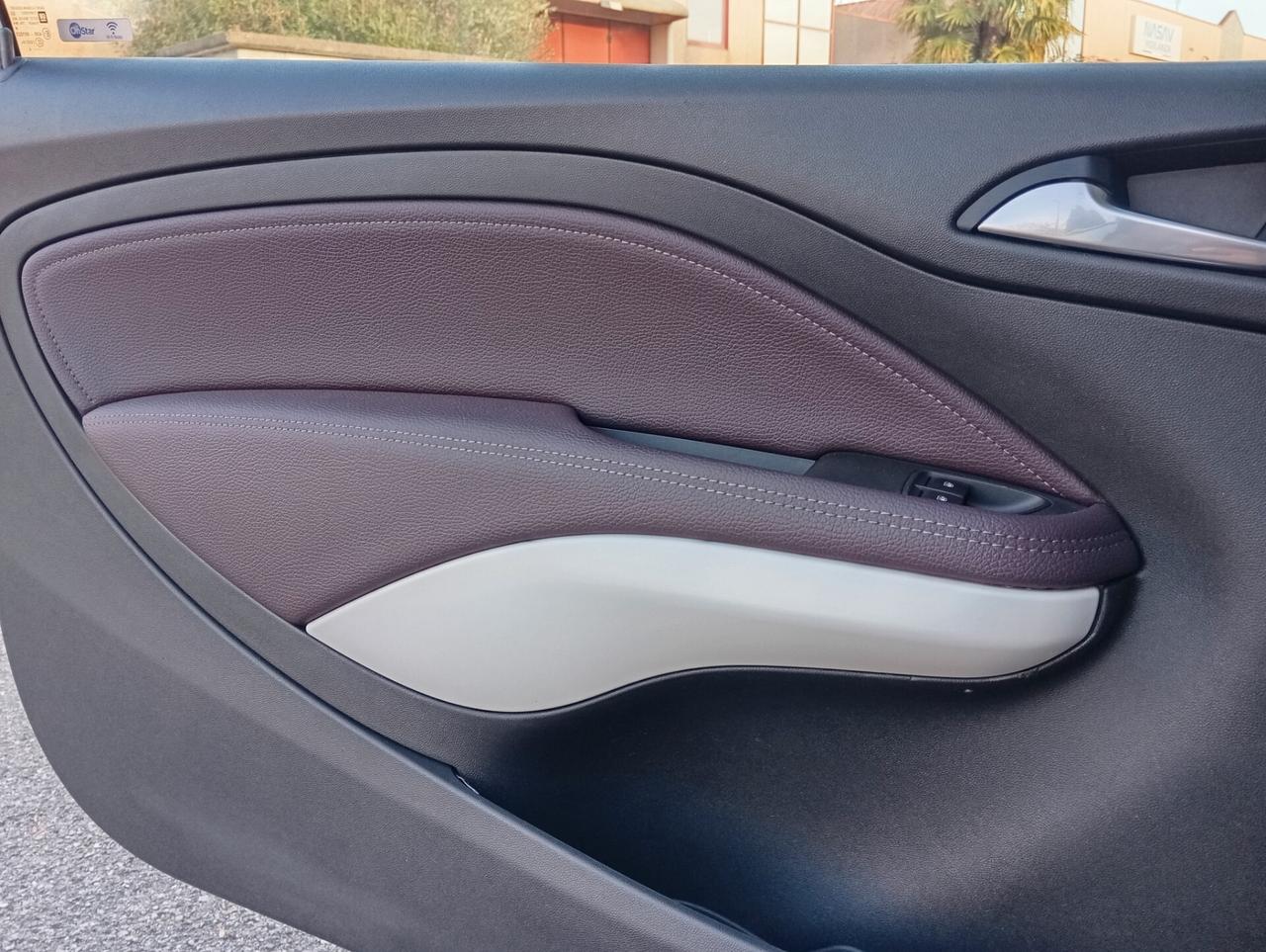 Opel Adam Rocks 1.4 87 CV valuto permute