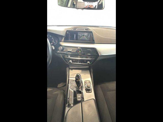 BMW 525 Serie 5(G30/31/F90) - d Business