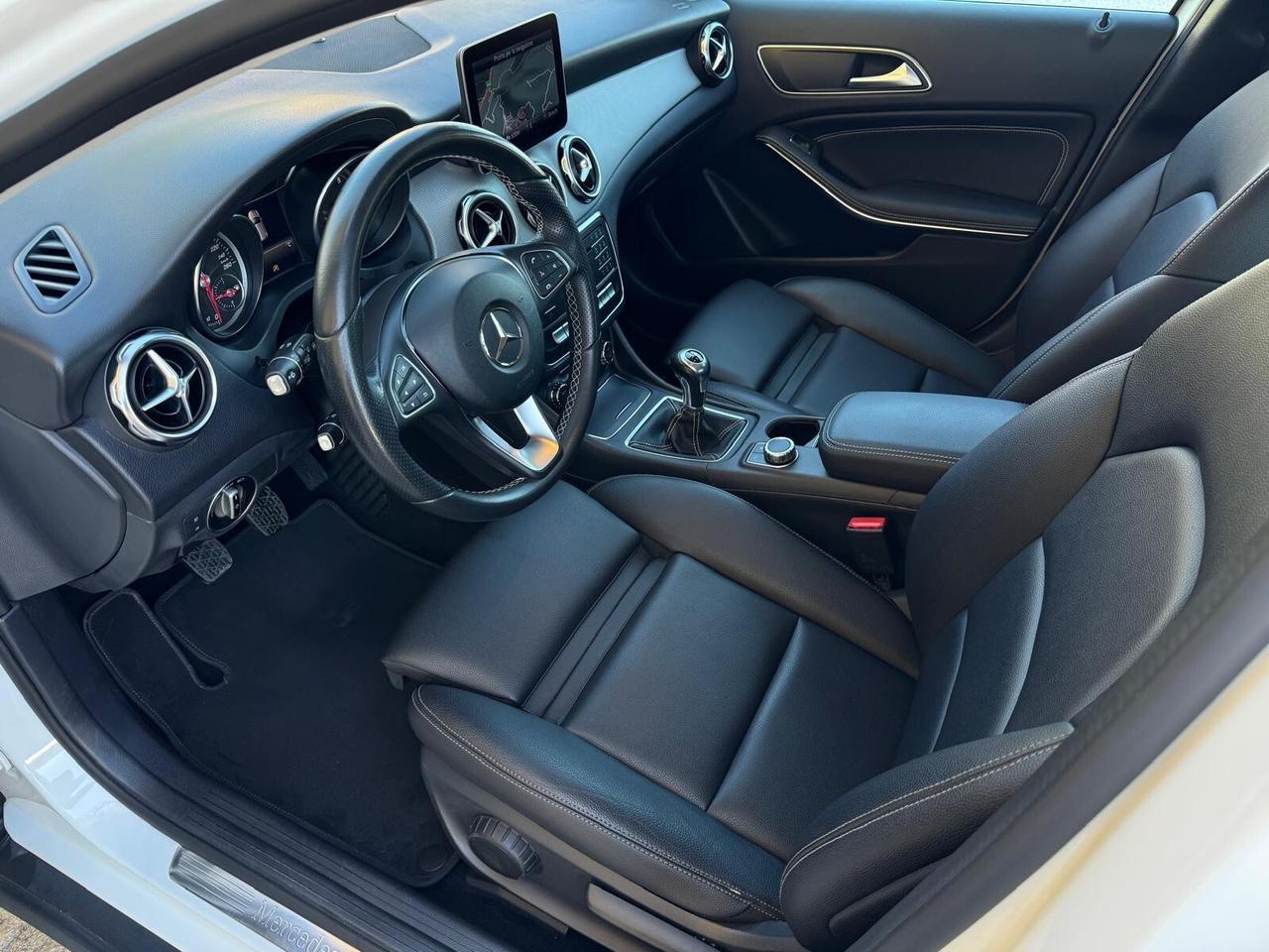 Mercedes-benz GLA 180 d Sport (manuale)