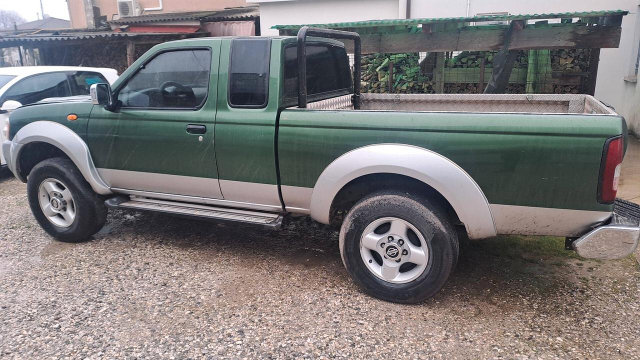 Nissan NAVARA Pick Up CABINASINGOLA