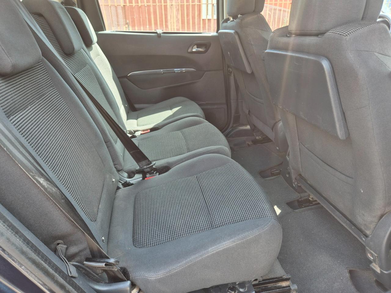 Peugeot 5008 1.6 HDi 112CV Access