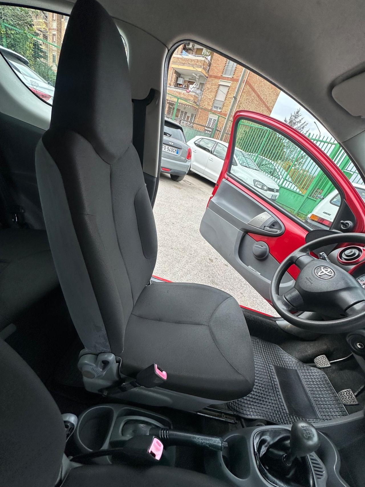 Toyota Aygo 1.0 12V VVT-i 3 porte Sol Red Edition
