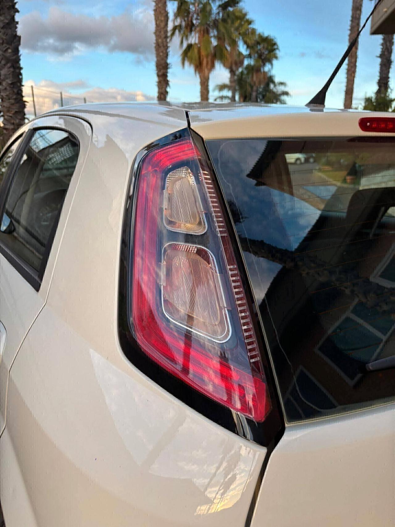 Fiat Punto 1.3 MJT II 75 CV 5 porte Lounge--/ìì