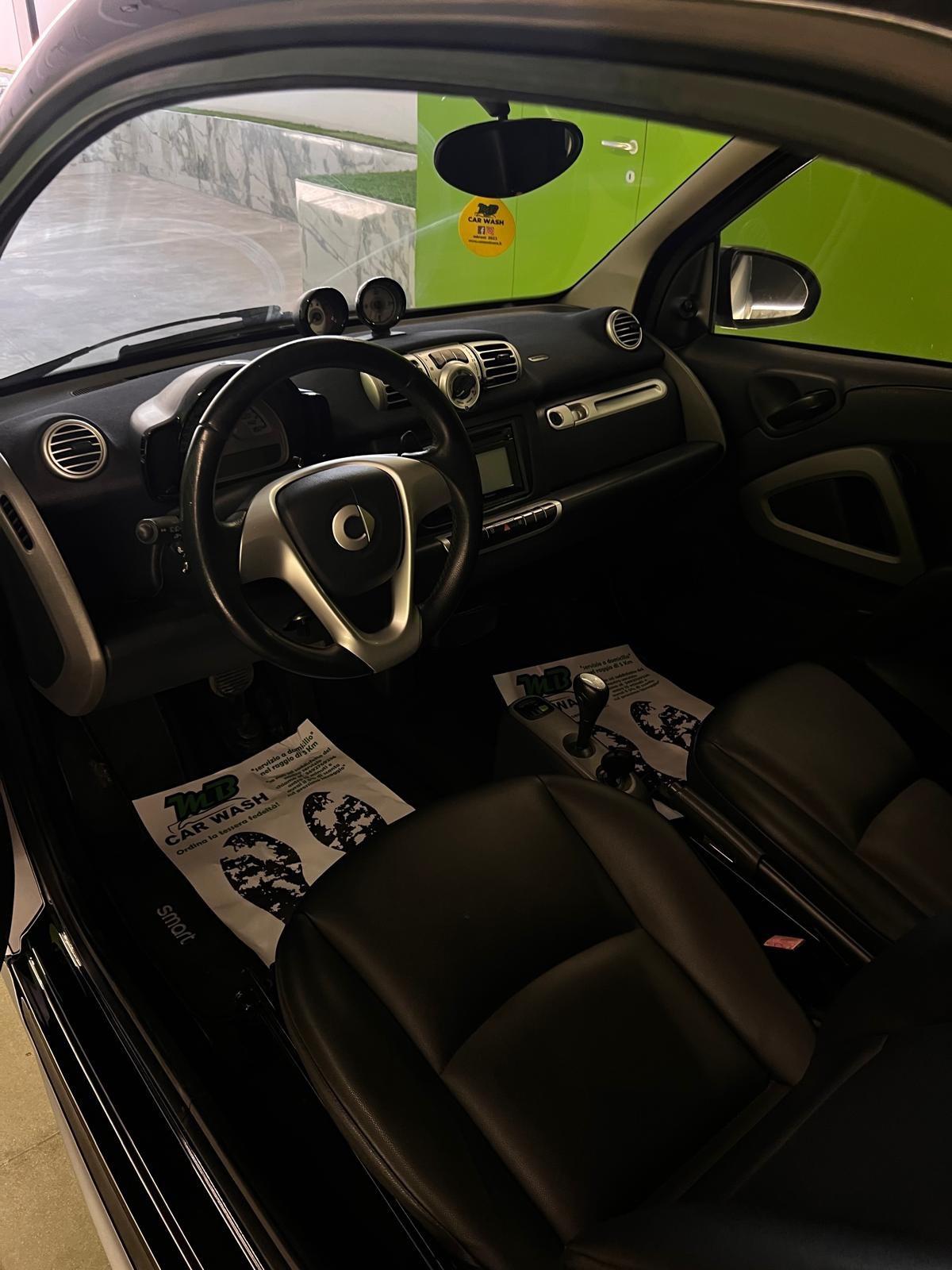 Smart ForTwo 1000 52 kW MHD coupé pure