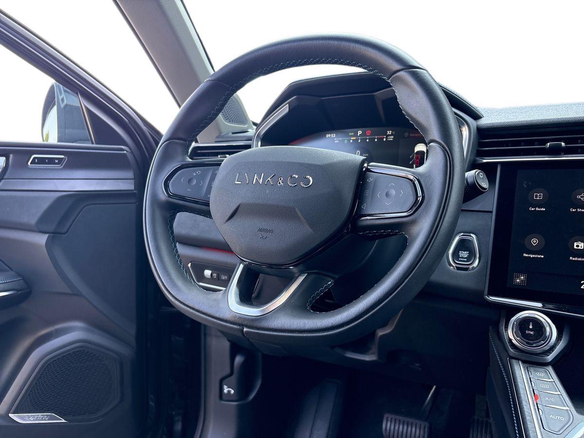 LYNK&CO 01 1.5 td phev auto