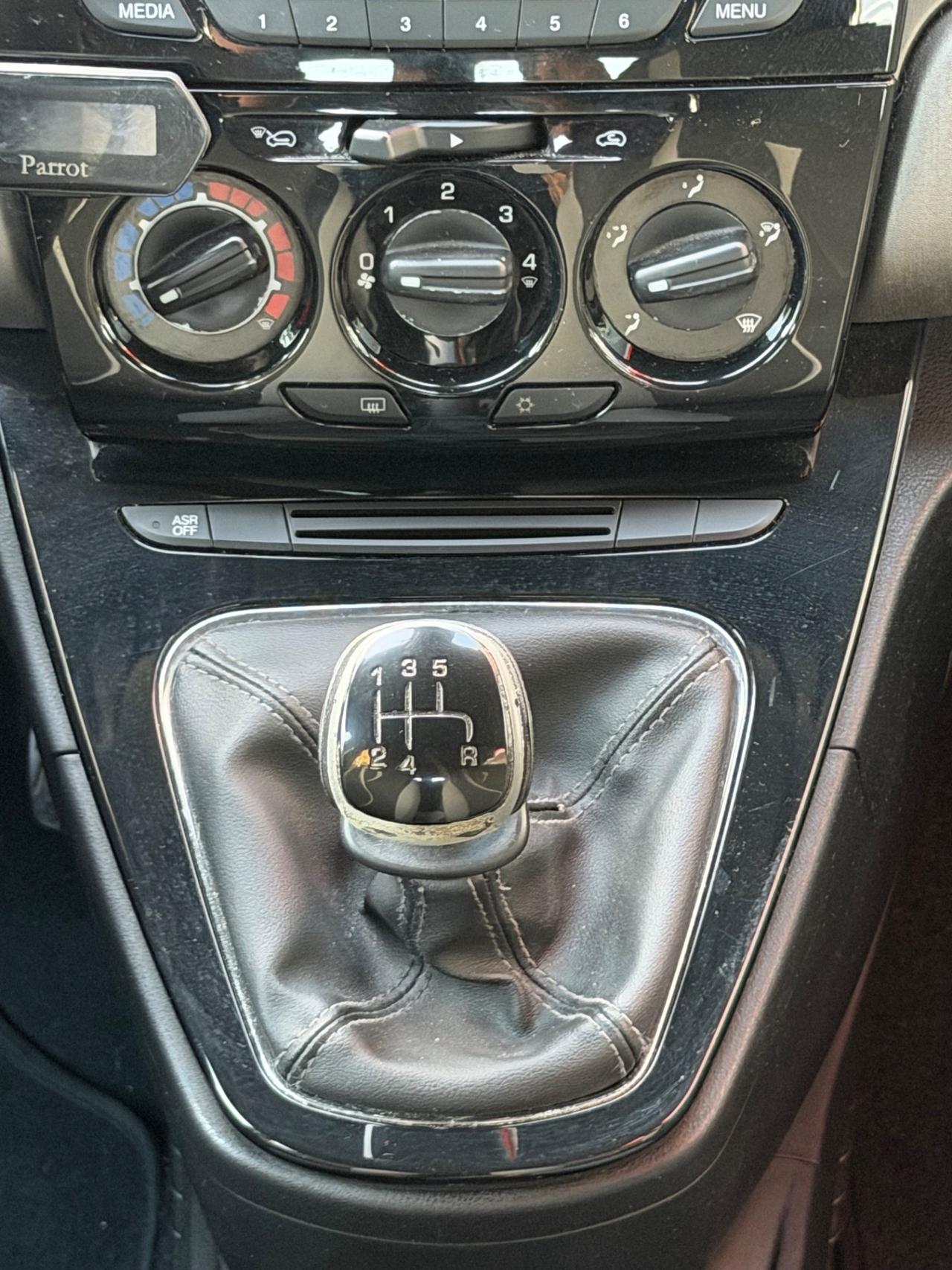 Lancia Ypsilon 85 CV 5 porte Metano Ecochic - Garanzia 12mesi