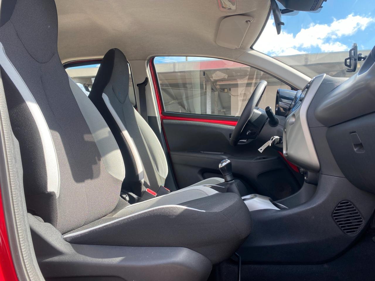 TOYOTA - Aygo - 1.0 VVT-i 69 CV x-play - UNIPRO. -