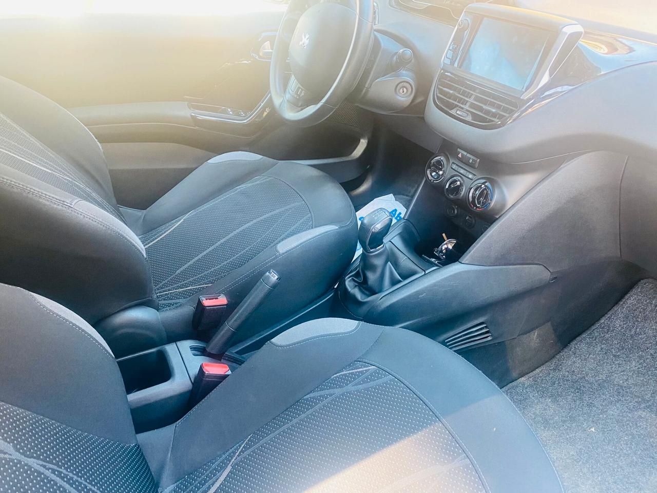 Peugeot 208 1.4 HDi 68 CV 3 porte Allure