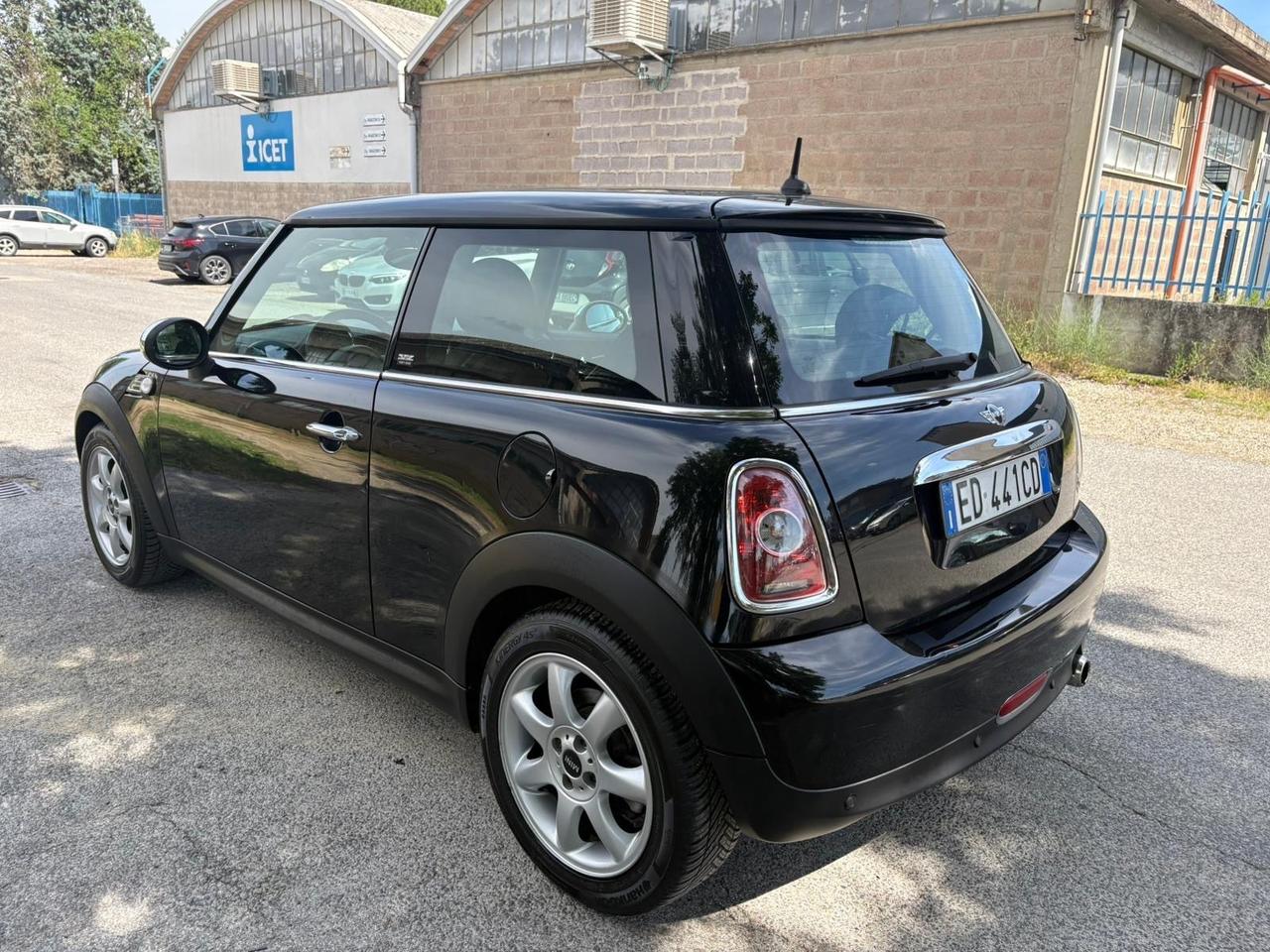 Mini 1.6 benzina 16V One (72kW) 2010 135.000 KM