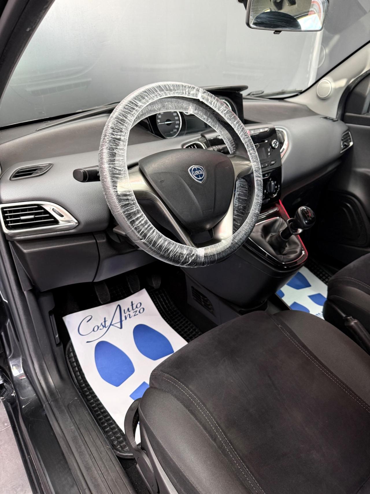 Lancia Ypsilon 1.2 Benzina 69 CV Platinum 2013