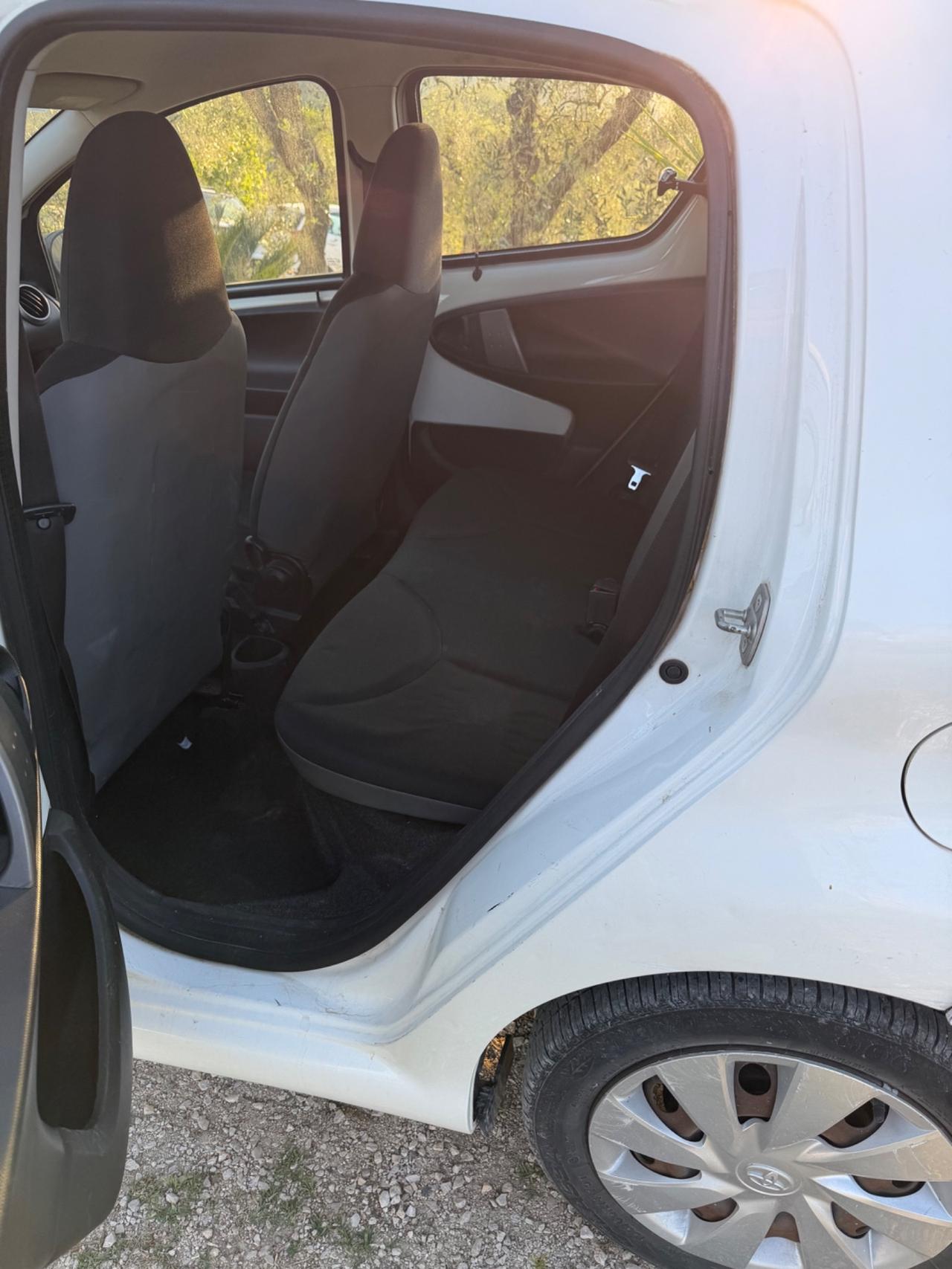 Toyota Aygo 1.0 12V VVT-i 5 porte Lounge Connect MMT