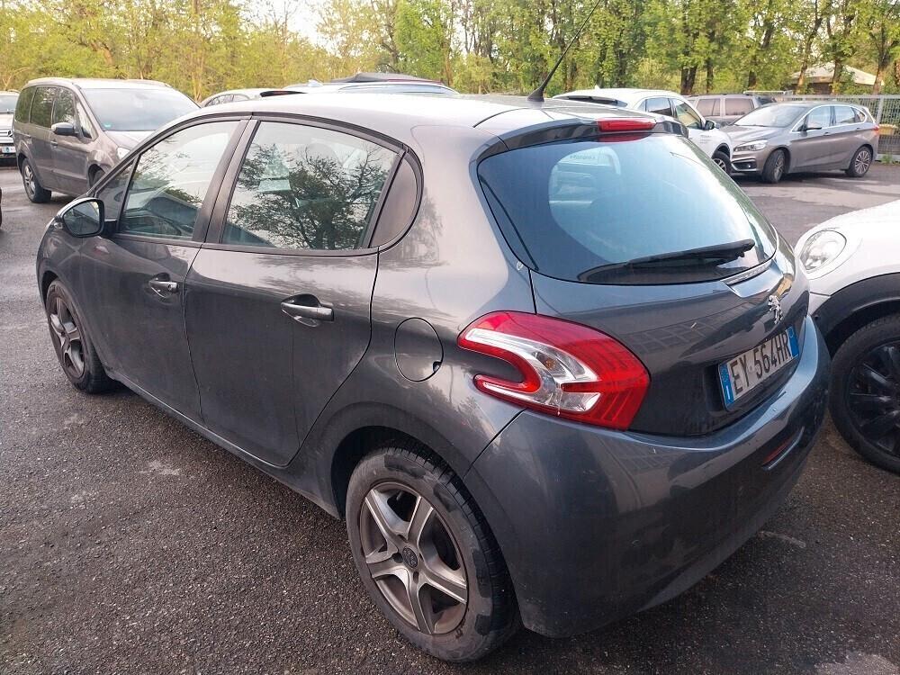 Peugeot 208 PureTech 82 5p. GPL Allure