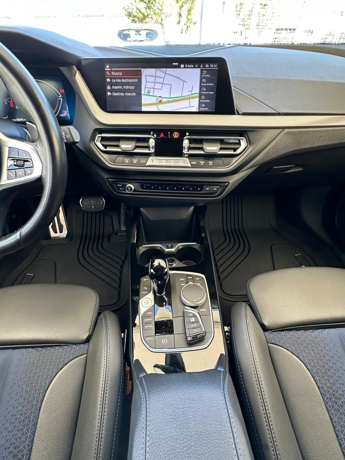 Bmw 118 118d 5p. Msport