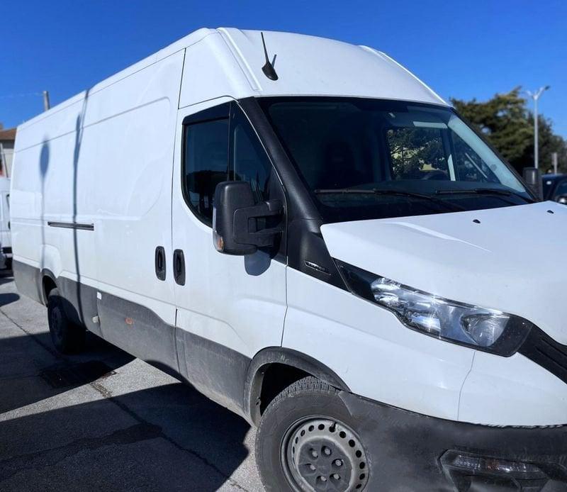 Iveco Daily Daily 35S16V 2.3 HPT PLM-TM Furgone GRAN VOLUME PREZZO + IVA