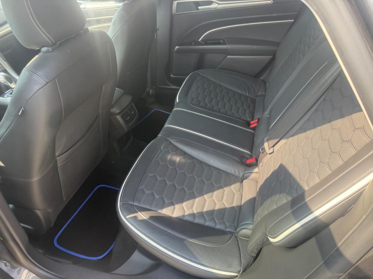 Ford Mondeo Hybrid 2.0 187 CV eCVT 4 porte Vignale
