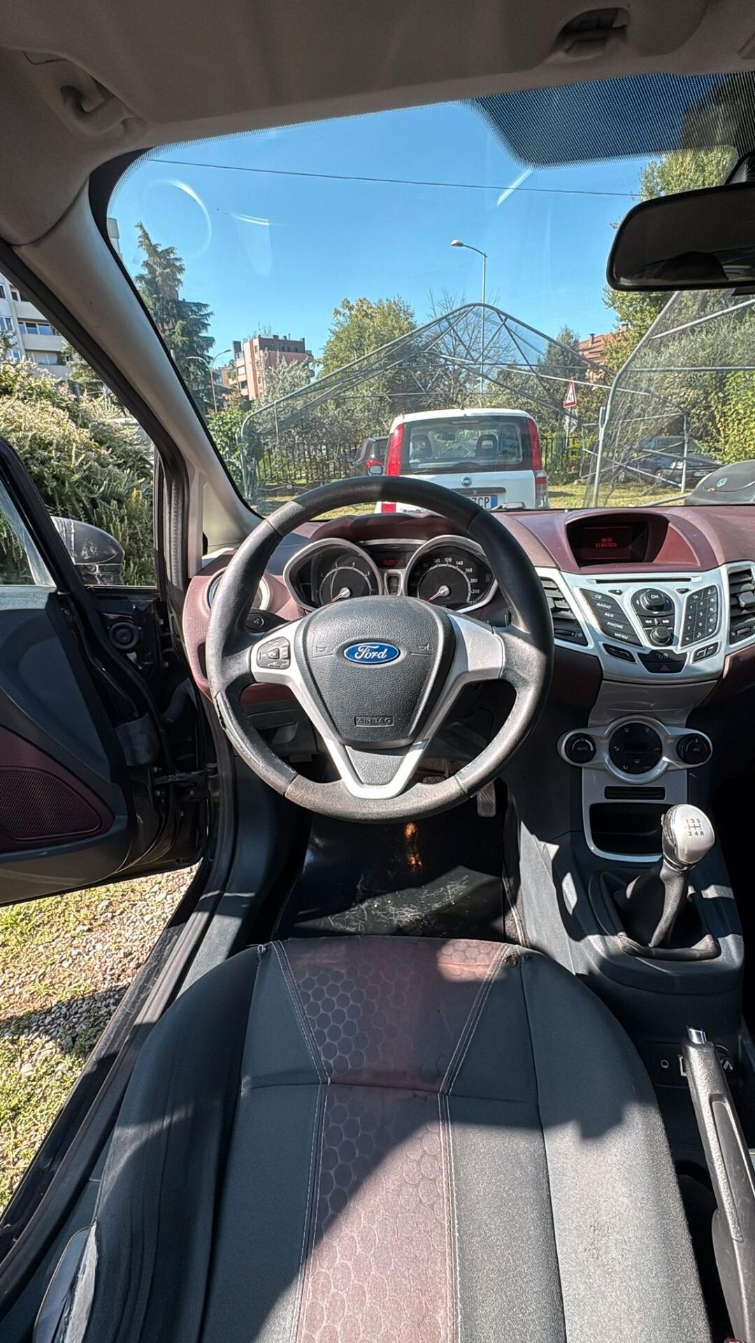Ford Fiesta 1.2 82 CV 5 porte Titanium NEOPATENTATI