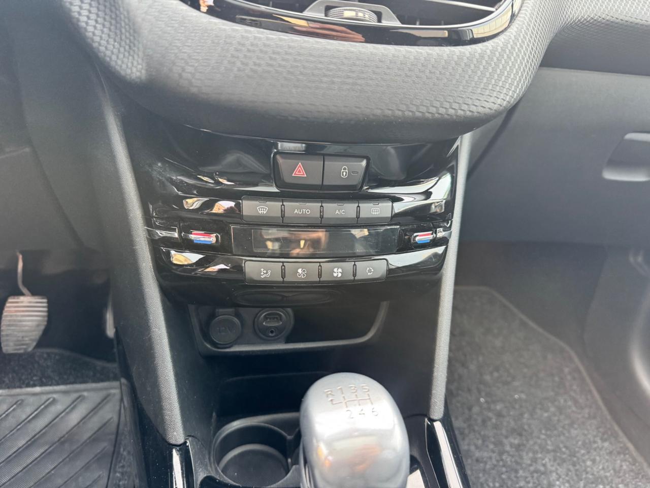 Peugeot 2008 1.6 DIESEL 115CV Allure 2015