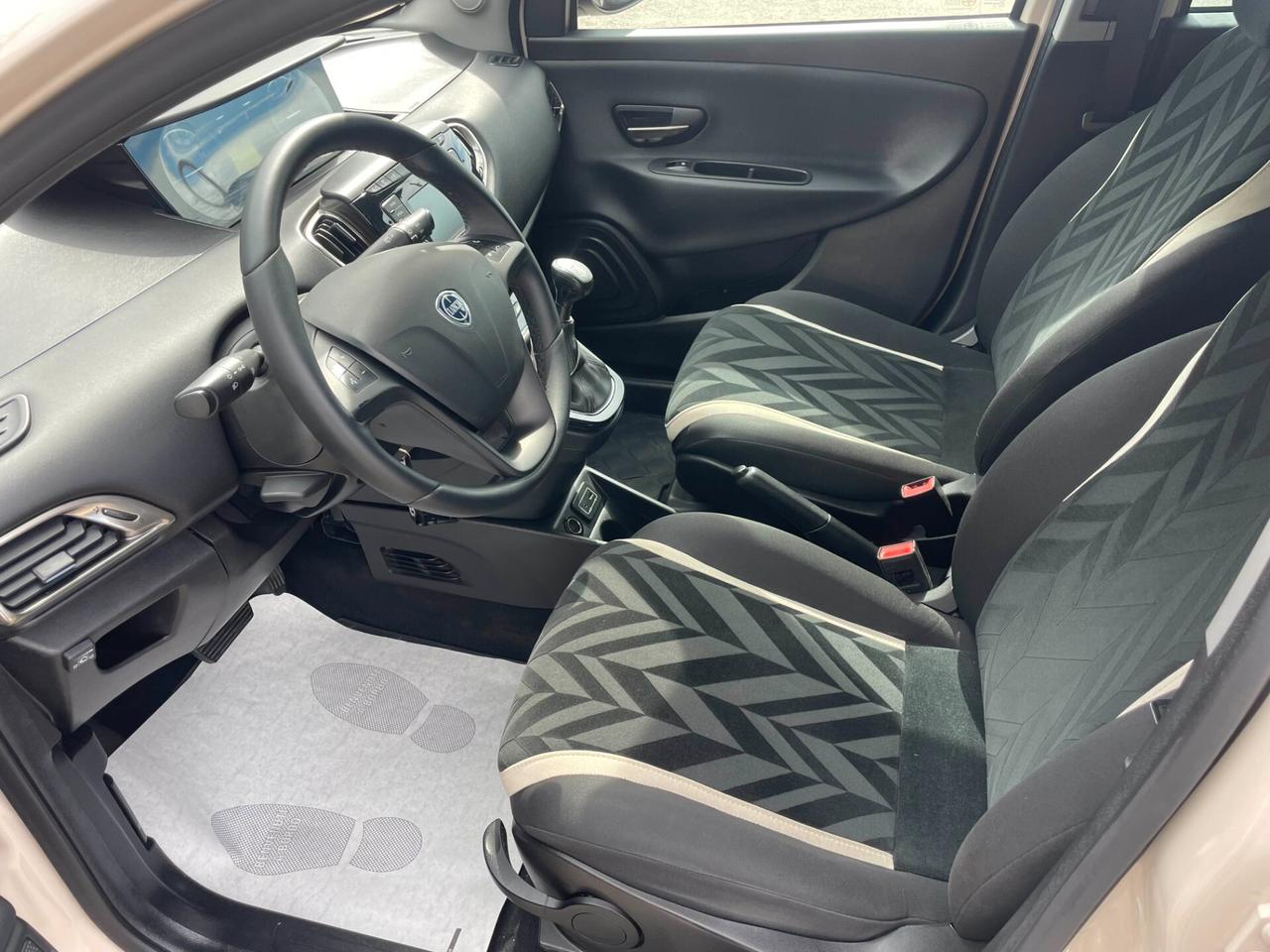 Lancia Ypsilon 0.9 TwinAir Platinum (IMP GPL ) Cambio Automatico