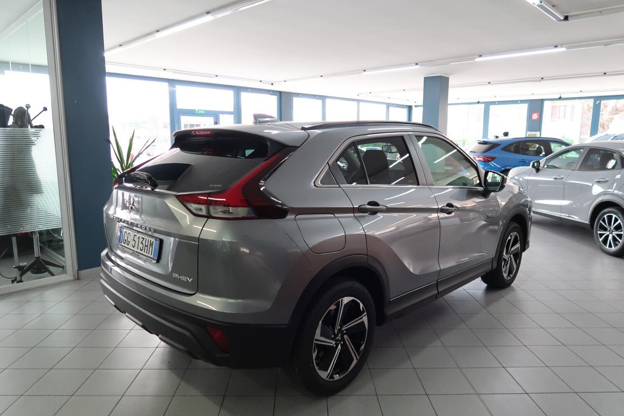 Mitsubishi Eclipse Cross 2.4 MIVEC 4WD PHEV Intense Plug-in