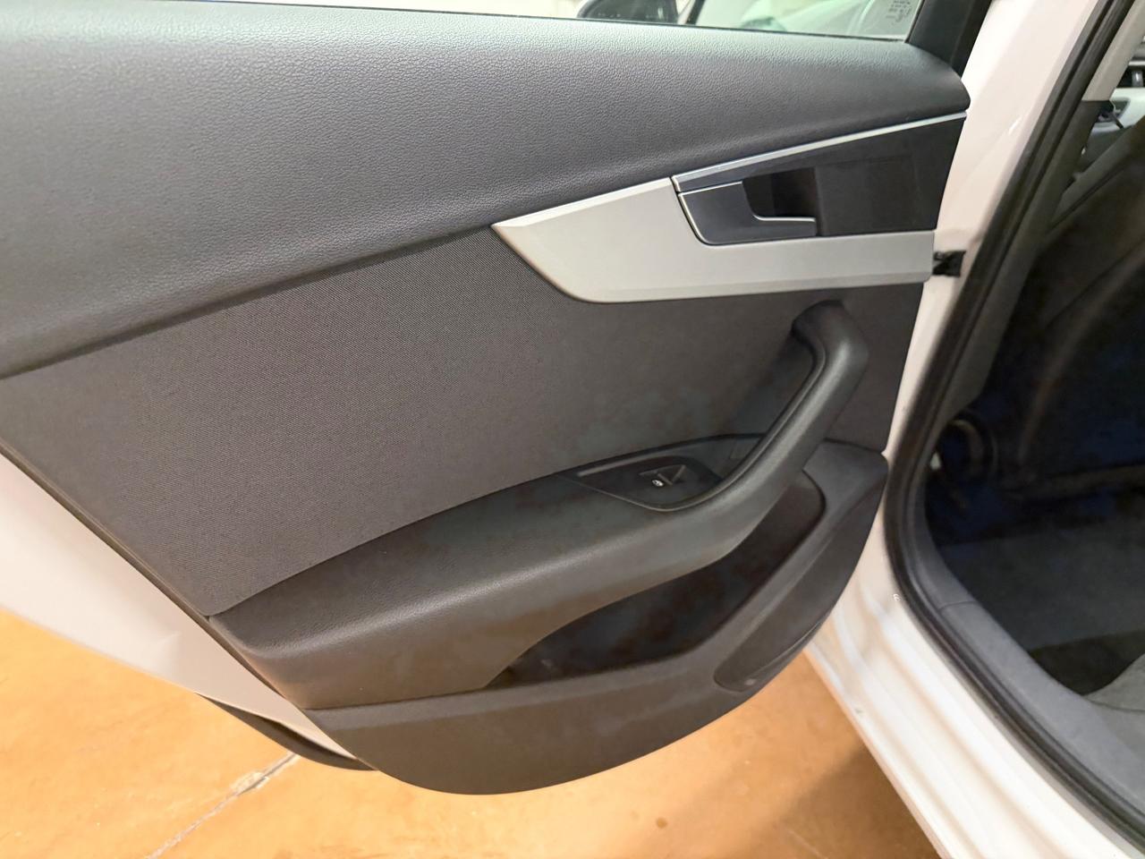 Audi A4 Avant 2.0 TDI 122 CV S tronic Business Sport