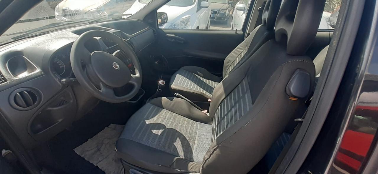 Fiat Punto 2010 - 1.2 benzina Lb automobili
