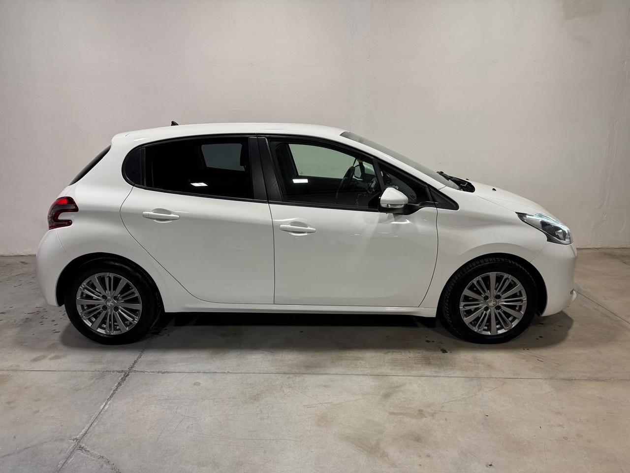 Peugeot 208 1.4 HDi 68 CV 5 porte