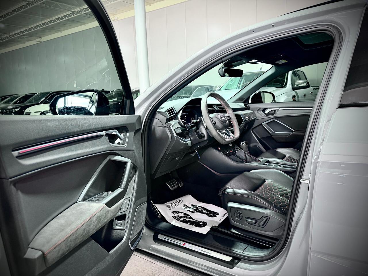 Audi RSQ3 SPBK 2.5 TFSI 400CV S-Tronic
