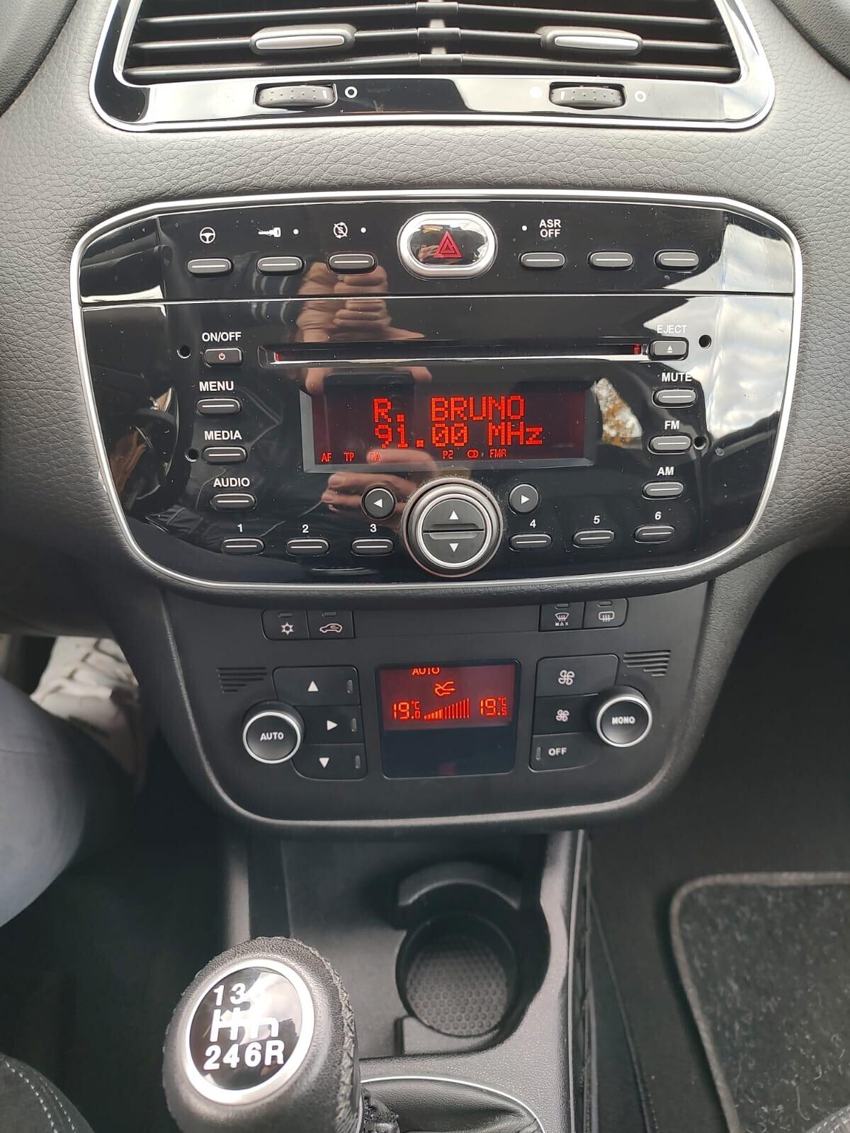 Fiat Punto Evo - EVO, 1.4 M. AIR 16V, 5 PORTE S&S EMOTION, GANCIO TRAINO, CON SOLO 27.000KM, OK NEOPATENTATI, GARANZIA L.12 MESI