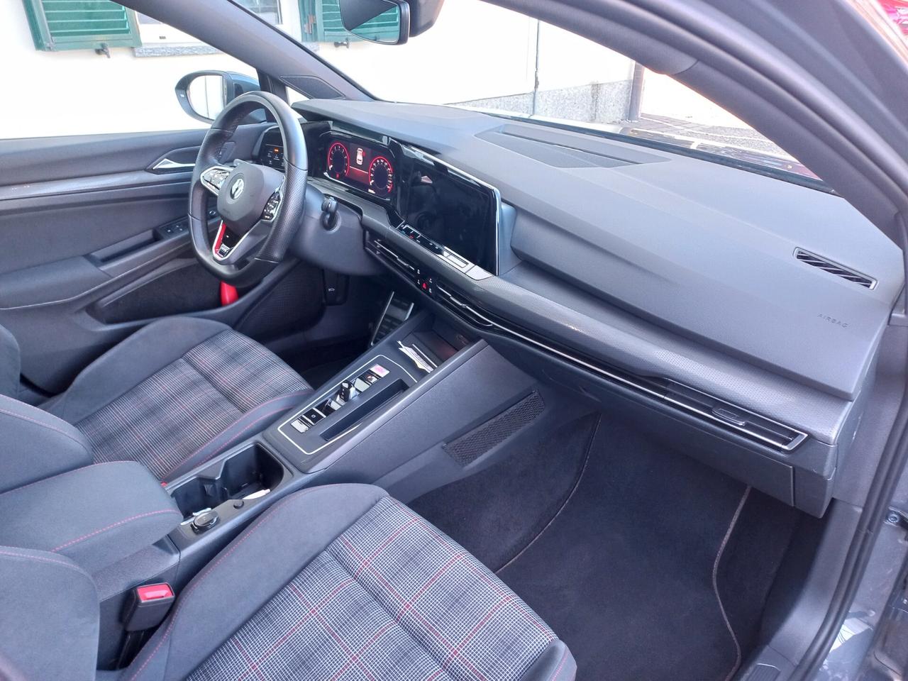 Volkswagen Golf GTI 2.0 TSI DSG