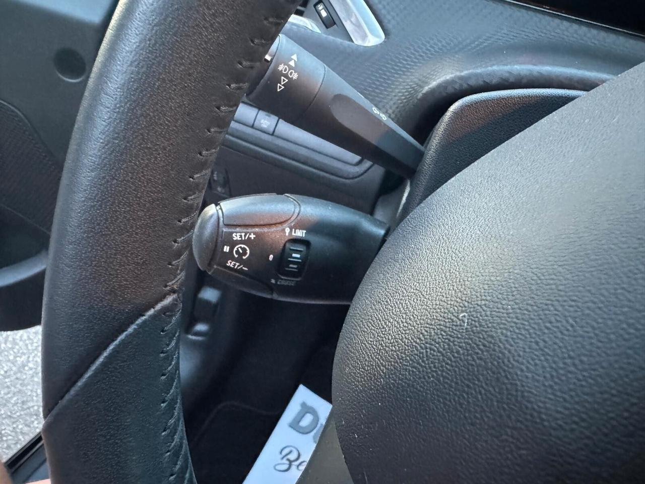 Peugeot 208 BlueHDi 100 S&S Allure Pack"Full Optional"