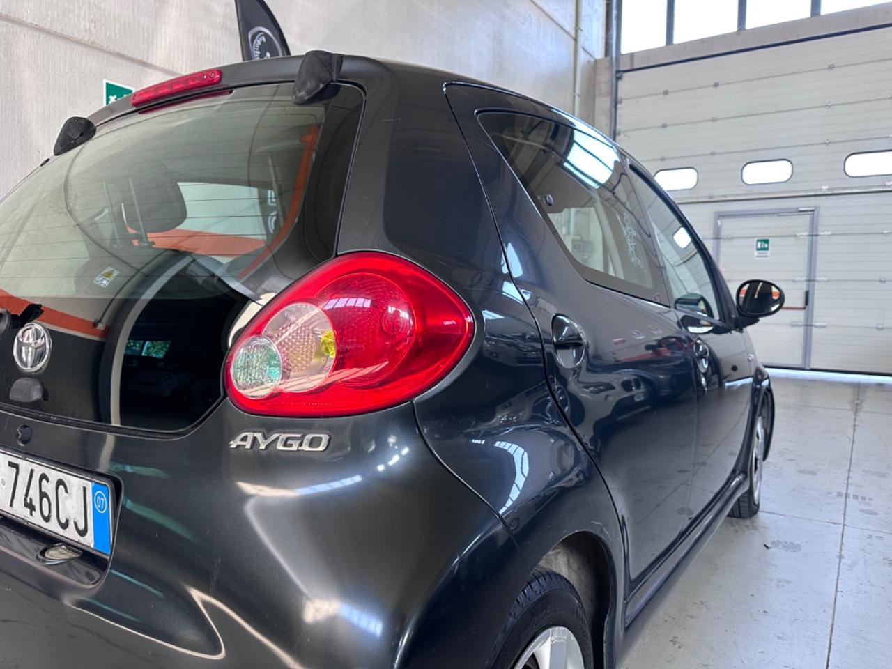 Toyota Aygo 1.0 12V VVT-i 5 porte Sol