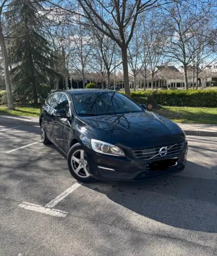 Volvo V60 D2 R-design