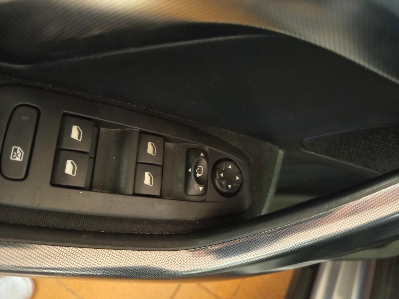 Peugeot 2008 1.6 diesel,154 Mila chilometri. Ok neopatentati