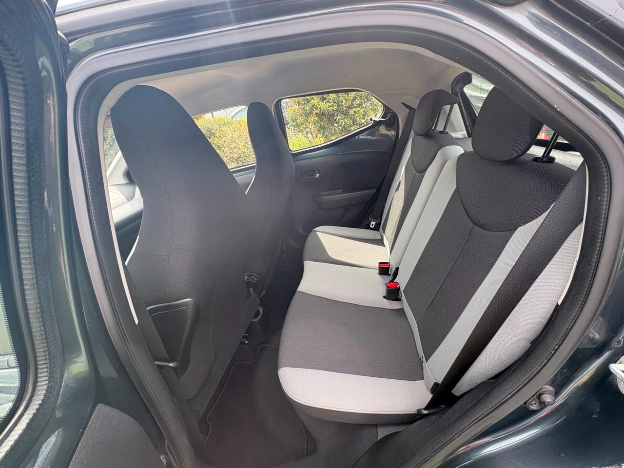 Toyota Aygo 1.0 VVT-i 69 CV 5 porte x-business