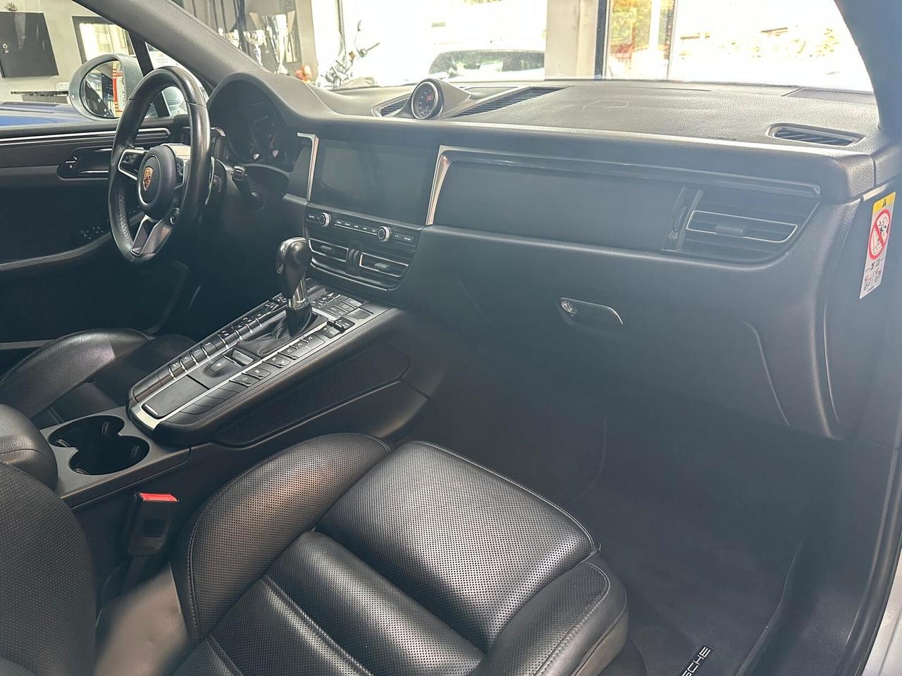 Porsche Macan 2.0 245 HP RESTYLING FULL TENUTA IN MODO MANIACALE