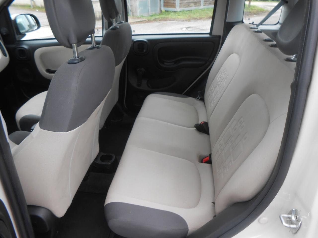 Fiat Panda 1.2 Lounge 69 CV €6