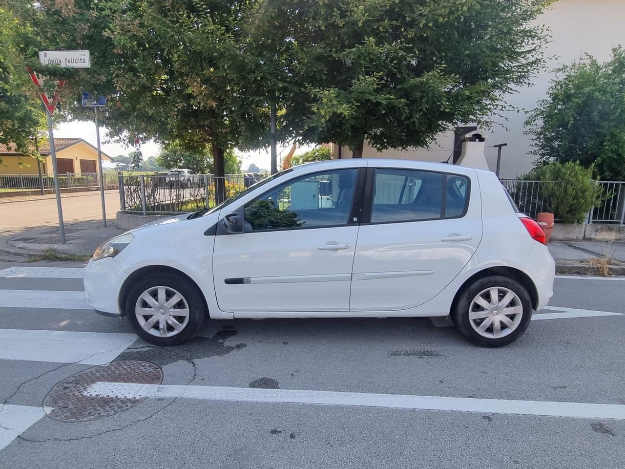 Renault Clio 1.2 16V 5 porte Dynamique
