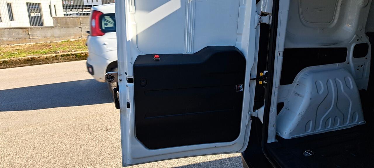Fiat Doblo Doblò 1.6 MJT 105CV PL-TN Cargo Maxi Lamierato SX 3 posti