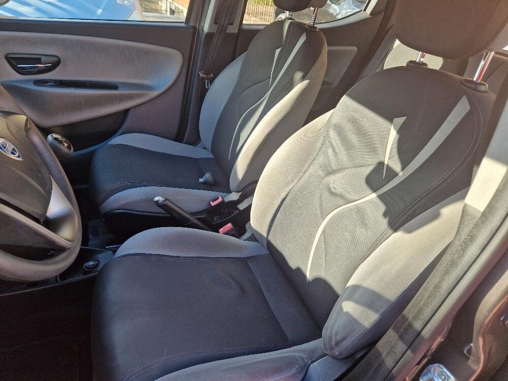 Lancia Ypsilon 1.3 MJT 16V 95 CV 5 porte