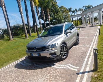 Volkswagen Tiguan 2.0 TDi DSG *FULL OPT* daVETRINA