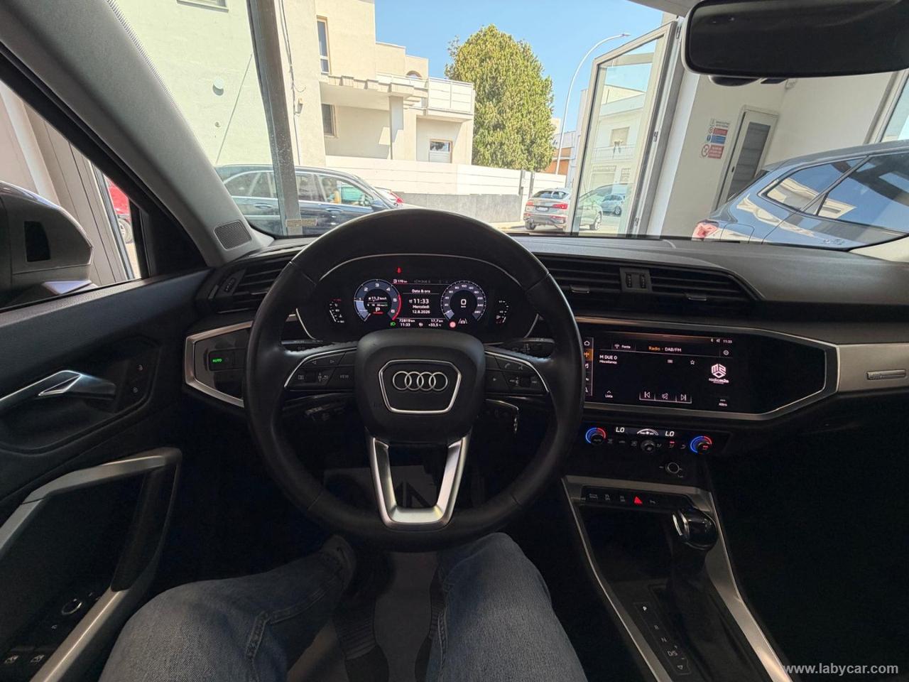 AUDI Q3 35 TDI S tronic Business Advanced