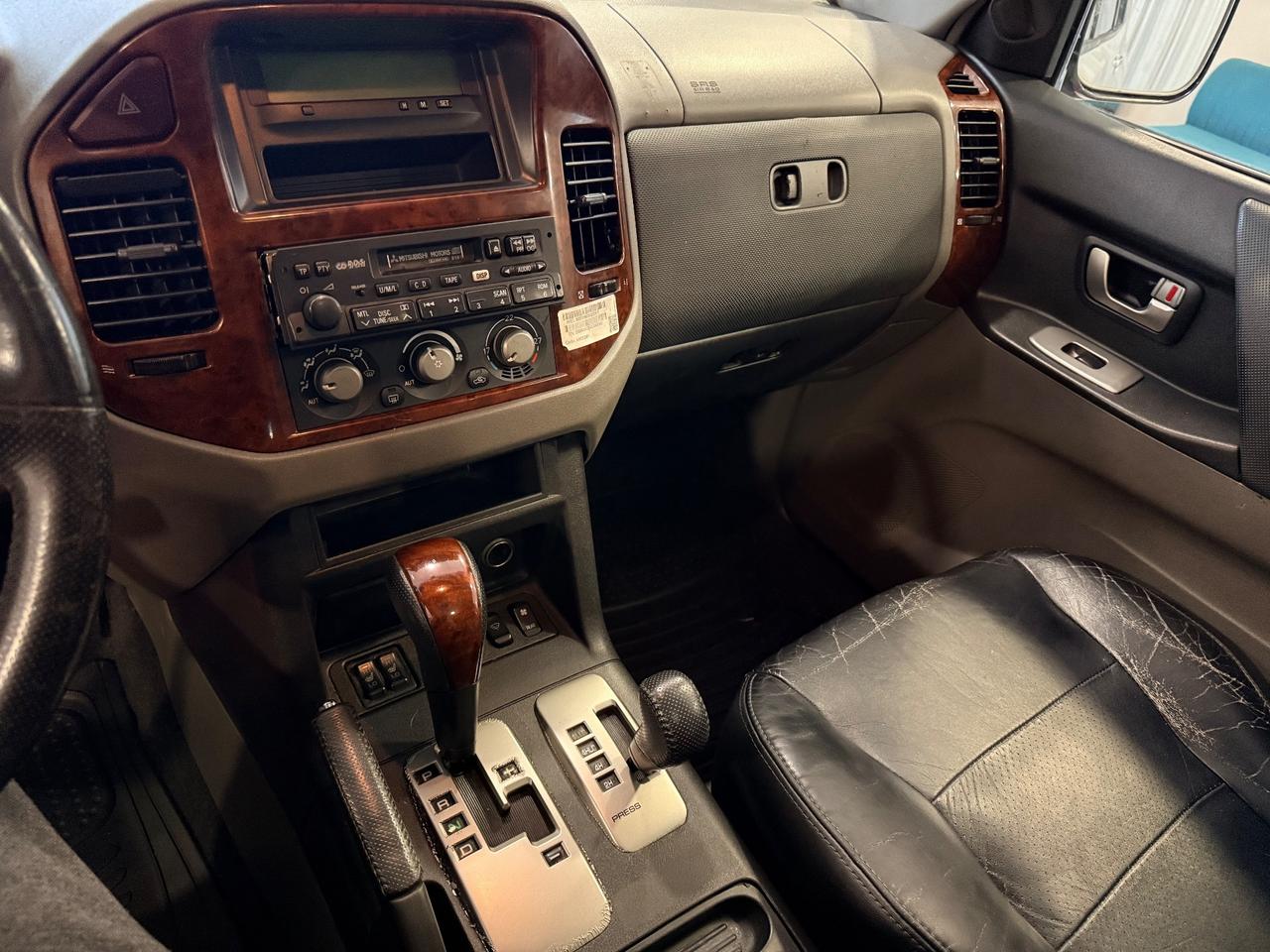 Mitsubishi Pajero 3.2 16V DI-D ELEGANCE 5 PORTE