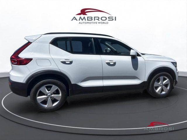 VOLVO XC40 T2 Momentum Core