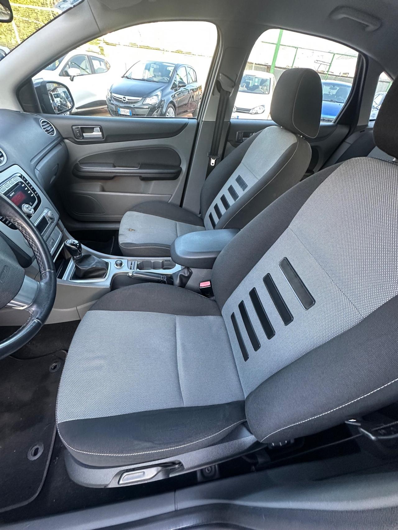 Ford Focus 1.6 (115CV) 5p. Bz.- GPL Titanium
