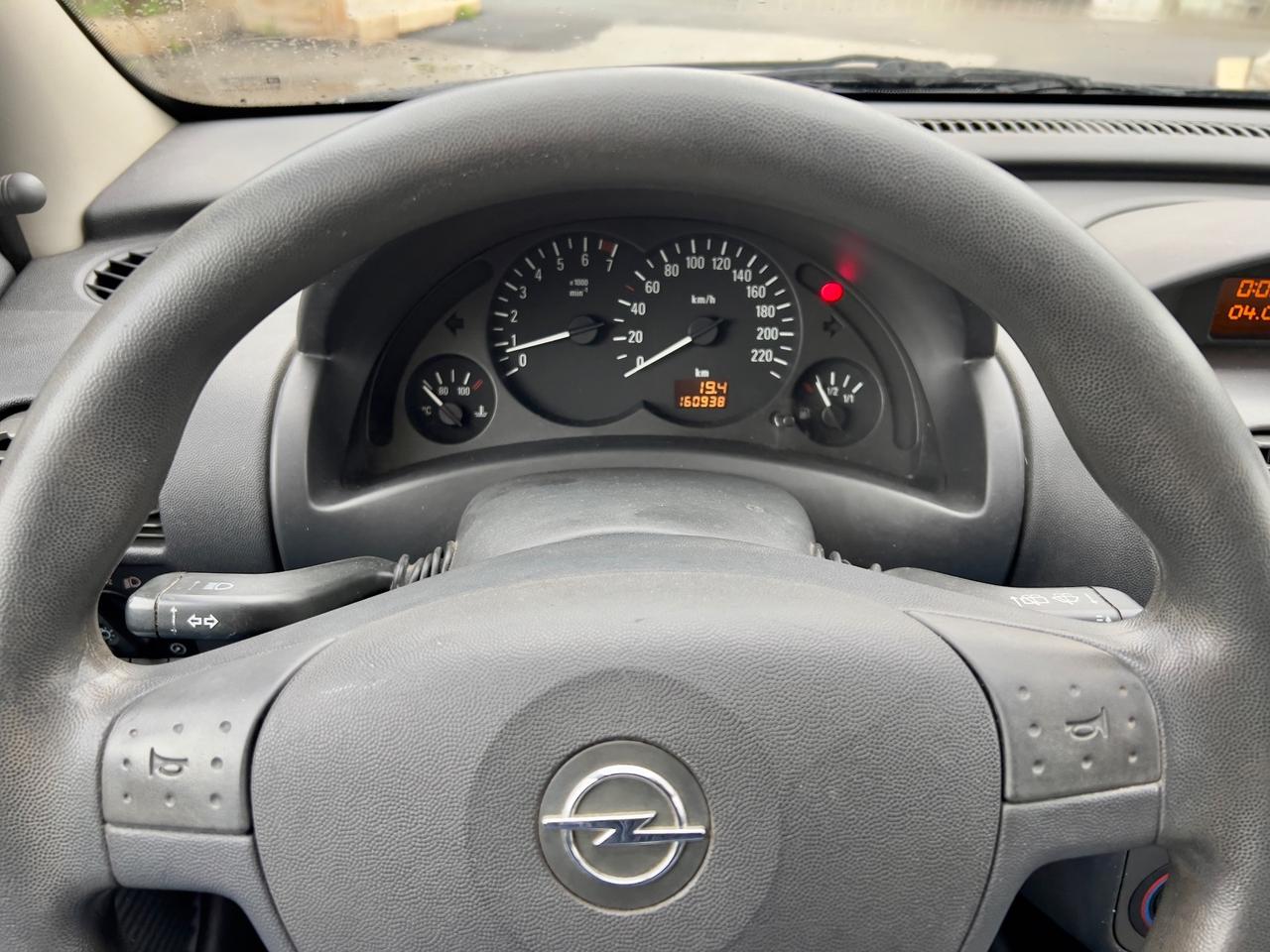 Opel Corsa 1.2i 16V cat 3 porte Club